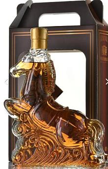 Коньяк армянский марочный выдержанный "КВ" "Семь звезд" выдержка 7 лет в сув. бутылке (Конь) в п/у, алк. 40% об., 0,5л